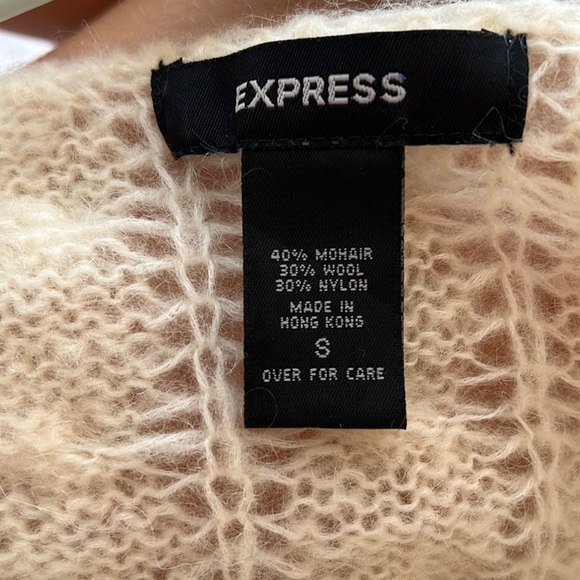 EXPRESS size Small Cream Mohair Wool blend Knit Sweater Excellent Condition - Picture 6 of 6